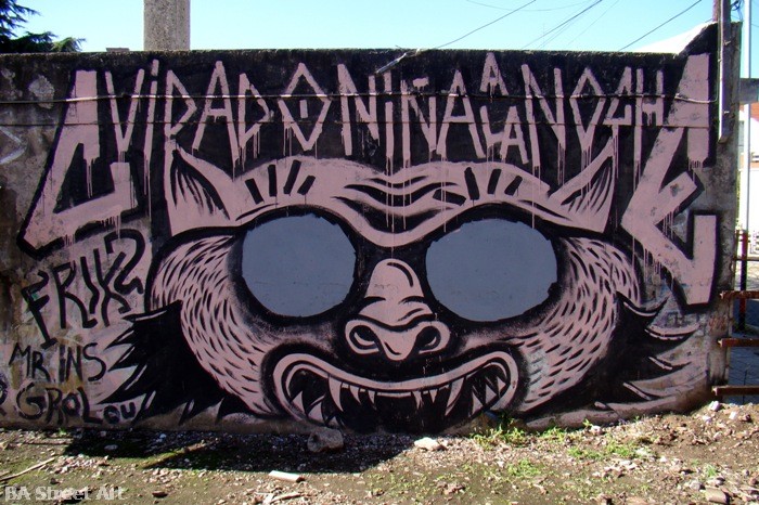 pig graffiti grolou buenos aires street art tours © buenosairesstreetart.com nuñez